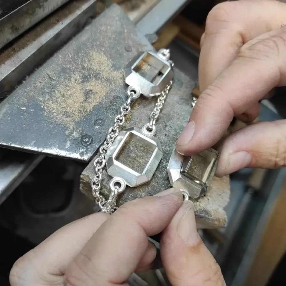 Rhodiage, nettoyage et polissage de bijoux à Marcq-en-Barœul