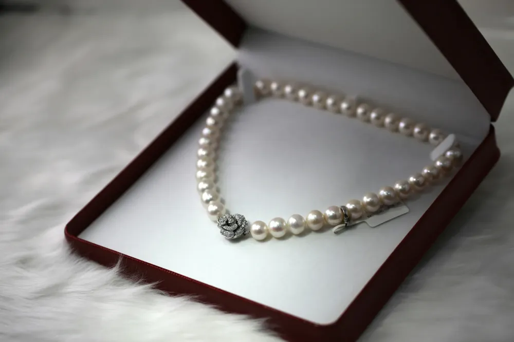 réenfilage collier de perles à Marcq-en-Barœul